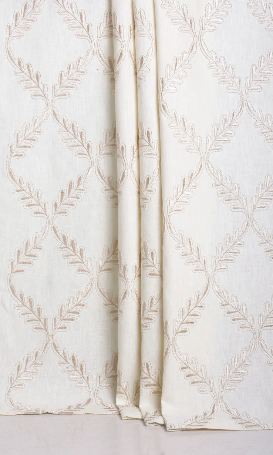 'Laurel Wreath' Poly-Linen Embroidered Blinds (White/ Cream)